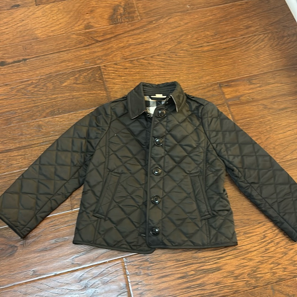 NWOT 4Y Burberry Children quilted jacket. Perfect condition!
